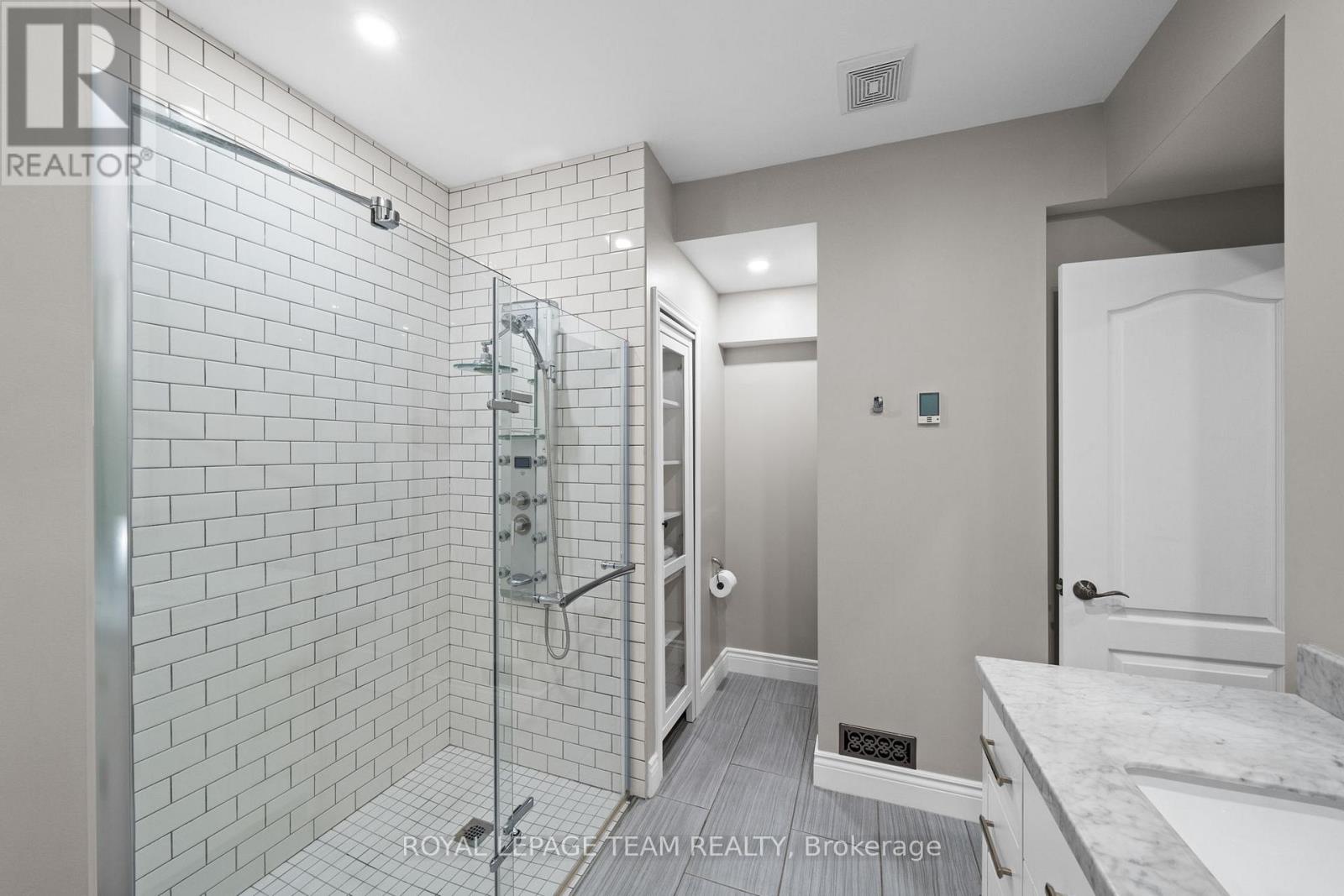 1342 REVELL DRIVE - 44