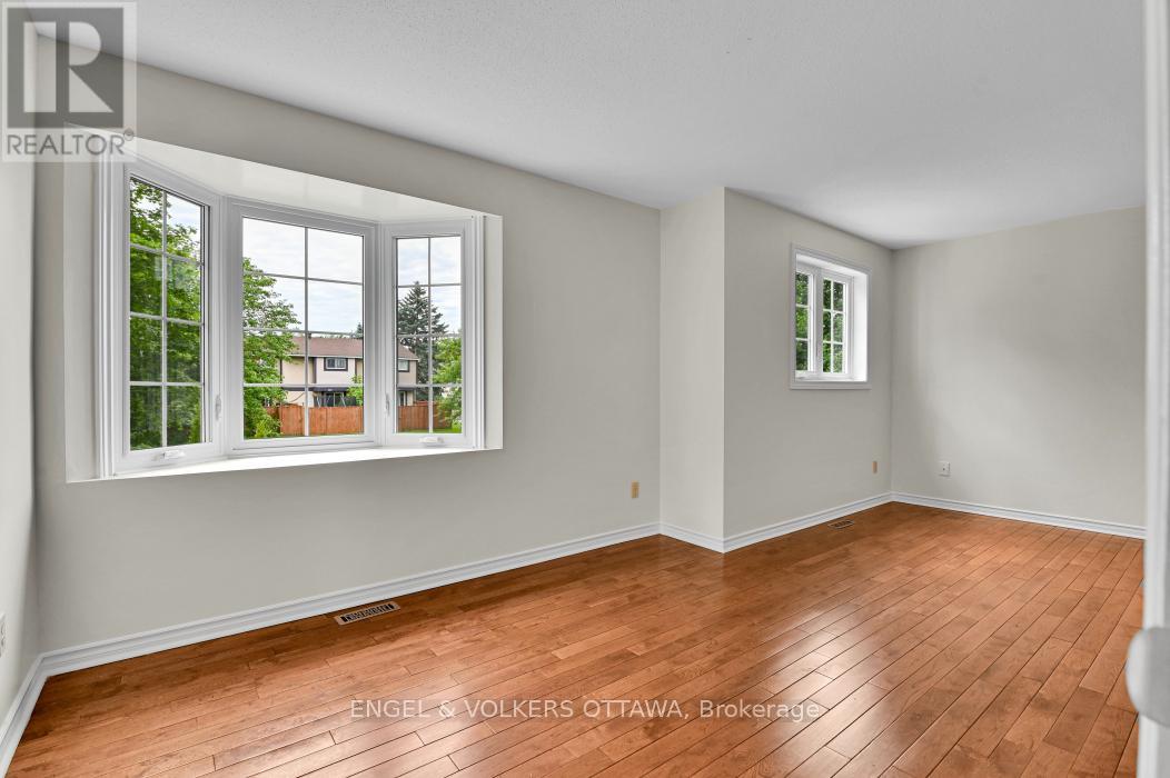 3 Bed, 3 Bath House for Sale in Ottawa – 3557 TRAPPERS ROAD, Ottawa – MLS# X13495340 - Image 18