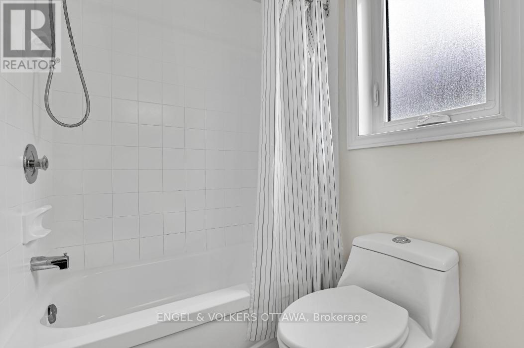 3 Bed, 3 Bath House for Sale in Ottawa – 3557 TRAPPERS ROAD, Ottawa – MLS# X13495340 - Image 27