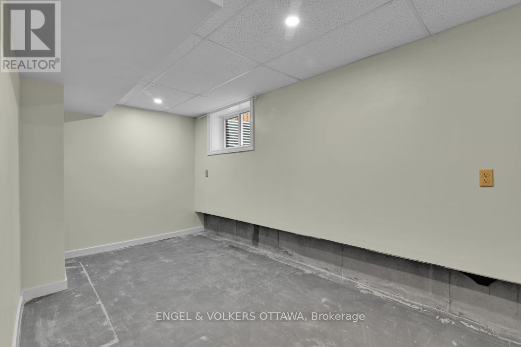 3 Bed, 3 Bath House for Sale in Ottawa – 3557 TRAPPERS ROAD, Ottawa – MLS# X13495340 - Image 30