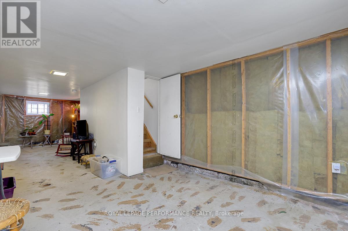 1141 NORTH RIVER ROAD - 32