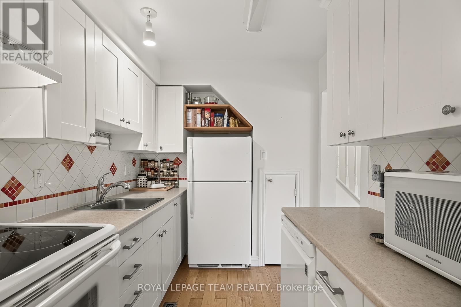 #7 402 MONTFORT STREET - 10