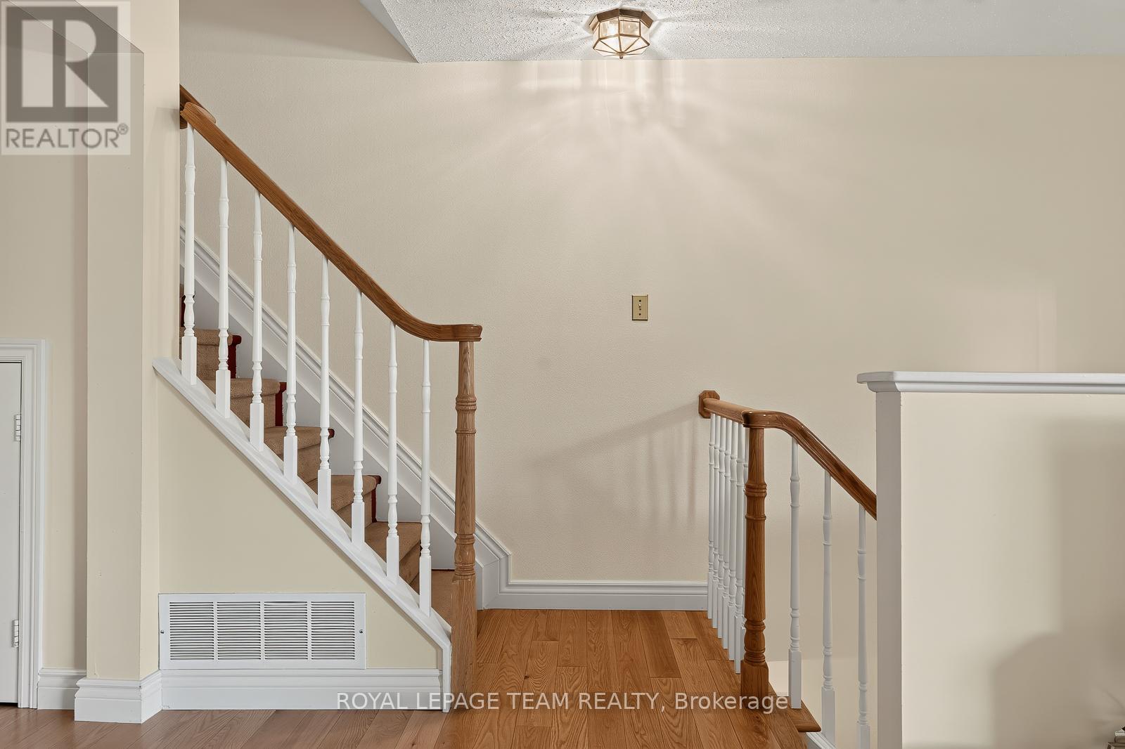 #7 402 MONTFORT STREET - 13