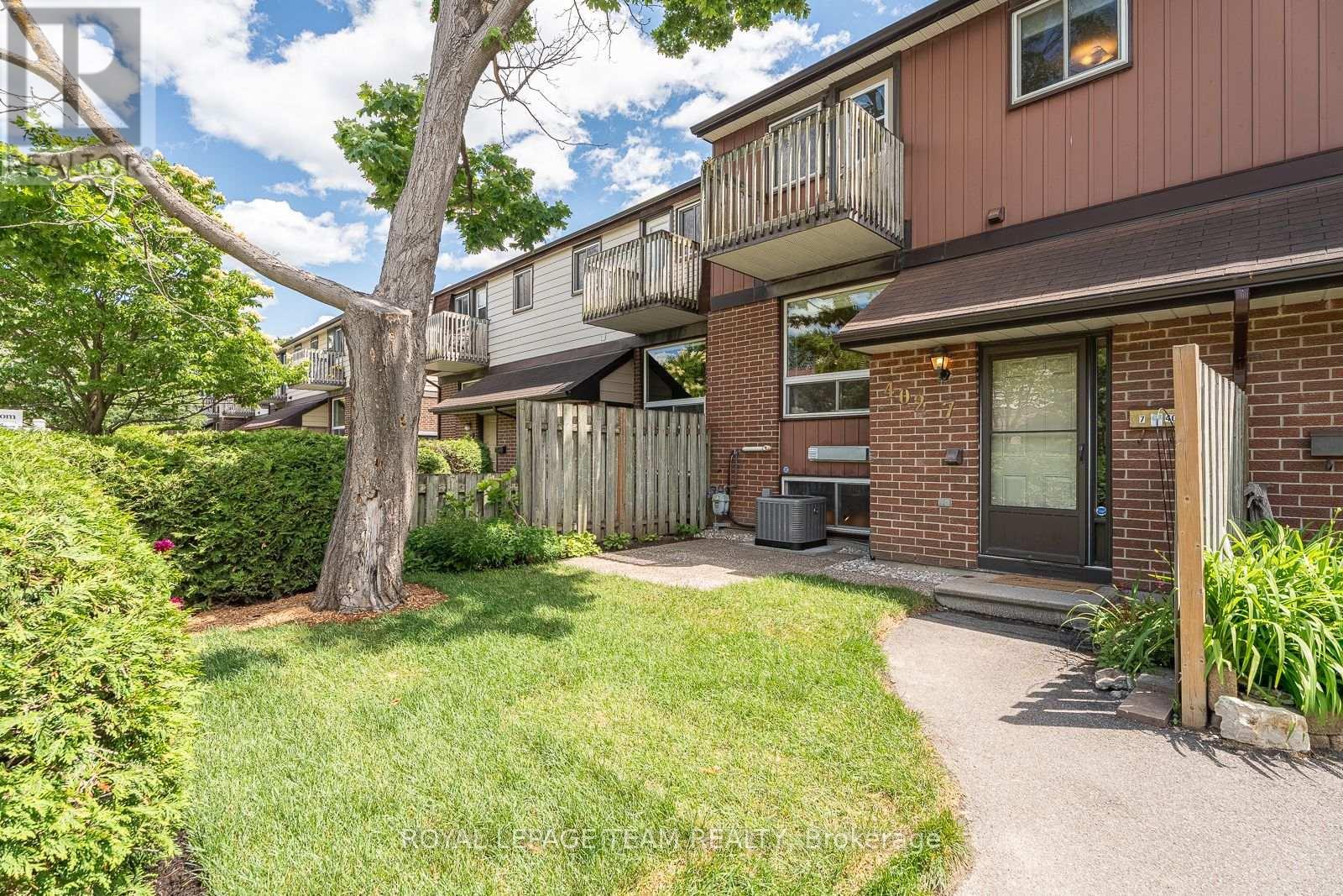 #7 402 MONTFORT STREET - 28
