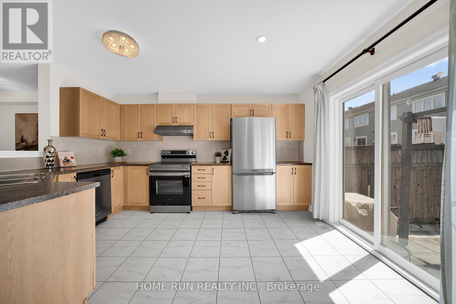 3 Bed, 3 Bath House for Rent in Ottawa – 957 MESSOR CRESCENT, Ottawa – MLS# X13495418 - Image 12