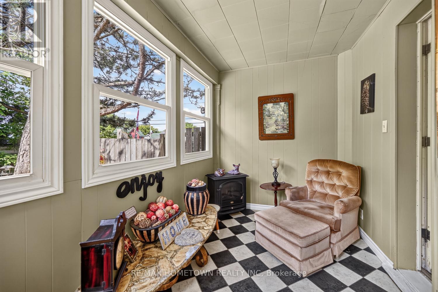 108 BETHUNE STREET - 14