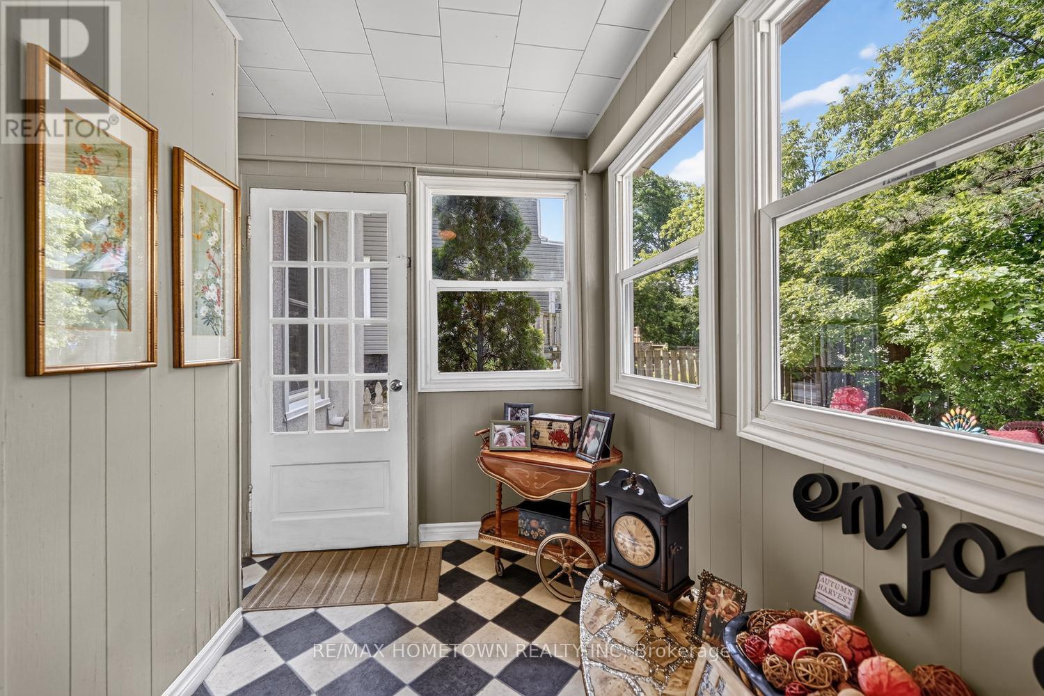 108 BETHUNE STREET - 16