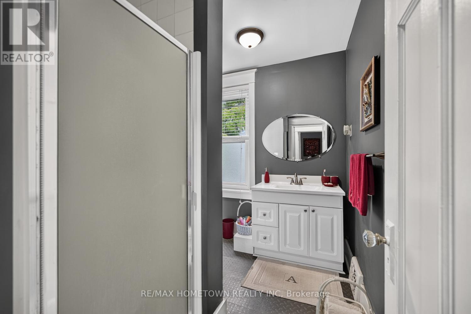 108 BETHUNE STREET - 21