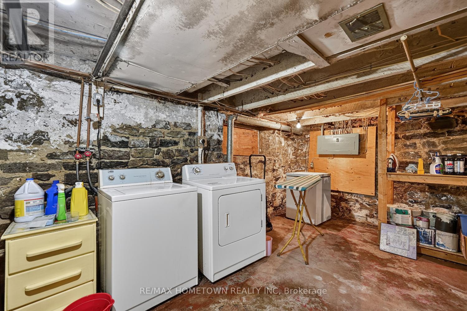 108 BETHUNE STREET - 22
