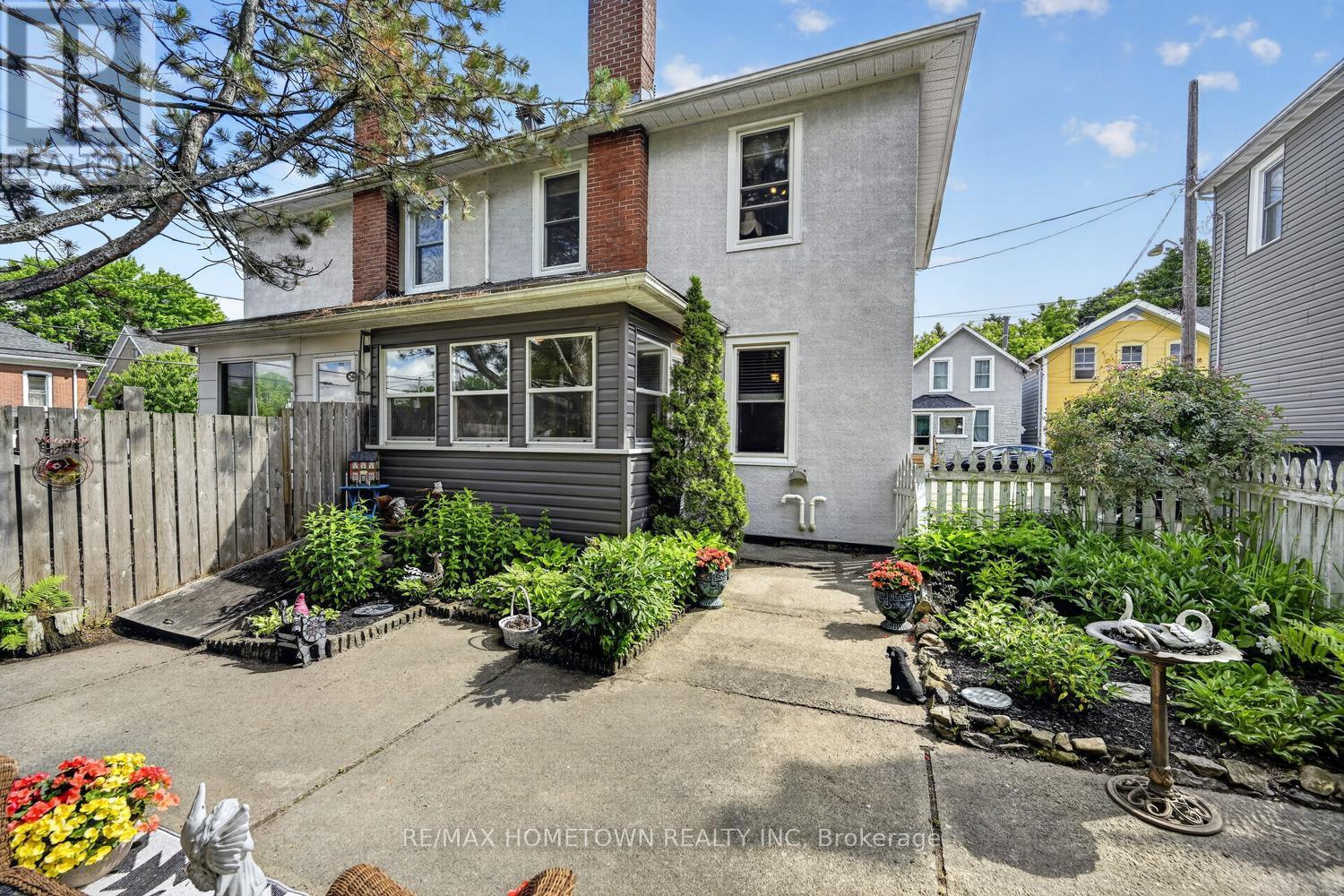 108 BETHUNE STREET - 24