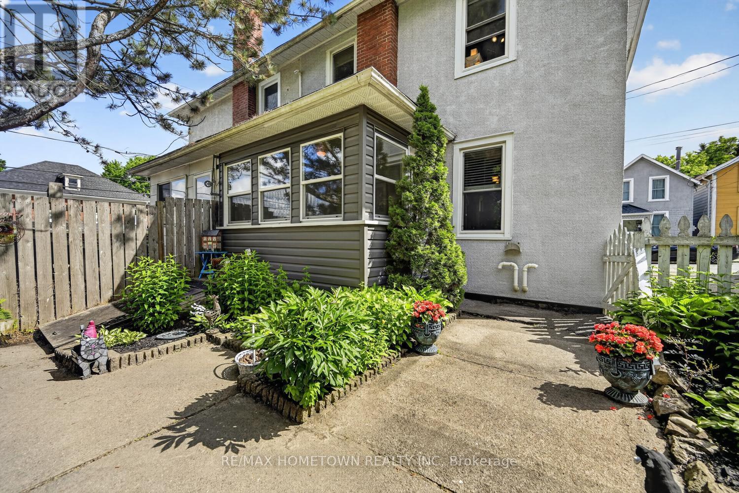 108 BETHUNE STREET - 25