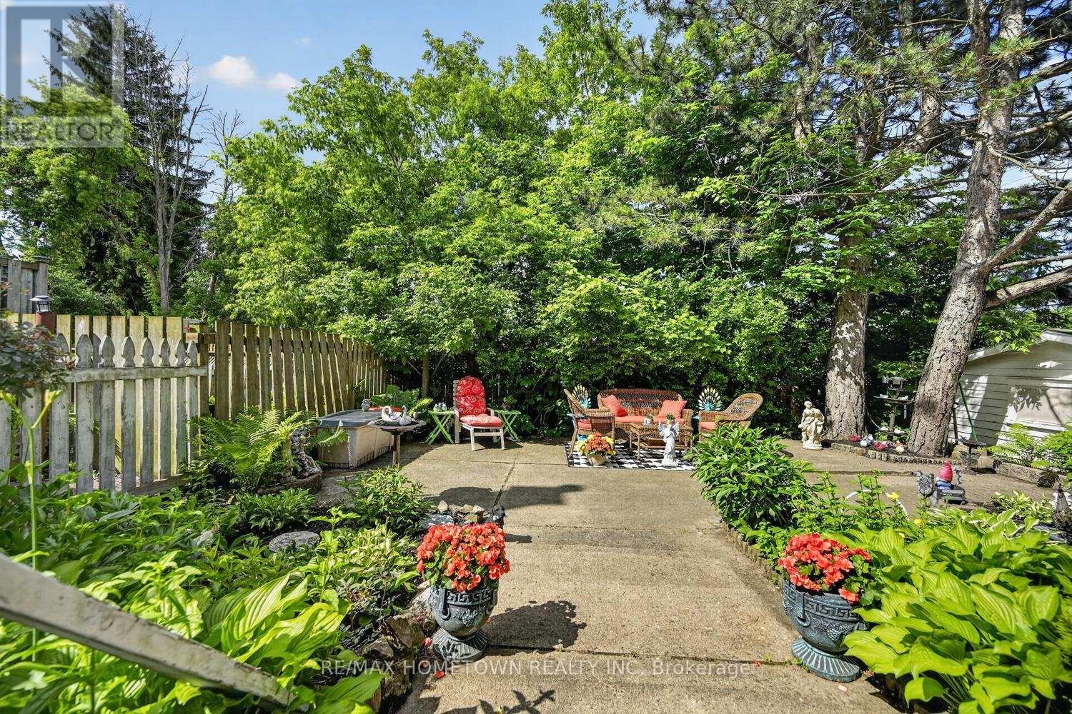 108 BETHUNE STREET - 26
