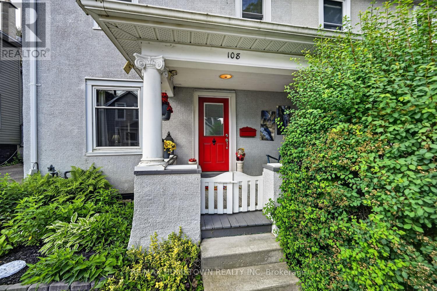 108 BETHUNE STREET - 3