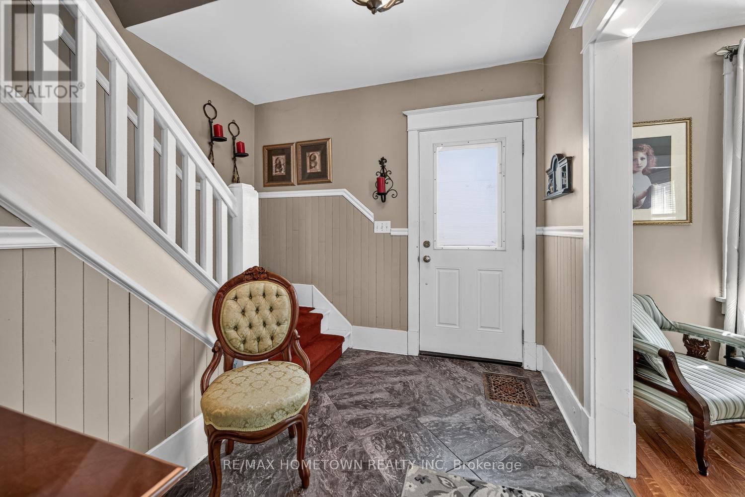 108 BETHUNE STREET - 5