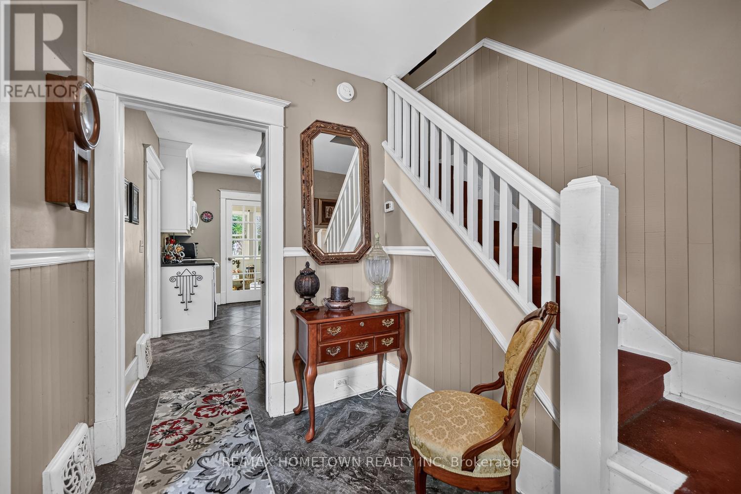 108 BETHUNE STREET - 6