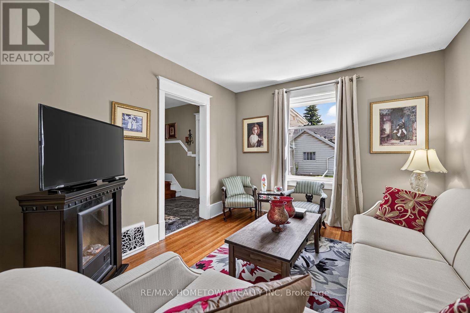 108 BETHUNE STREET - 9