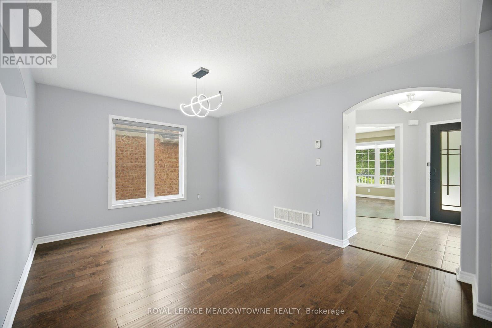 214 JOHN W. TAYLOR AVENUE W - 11