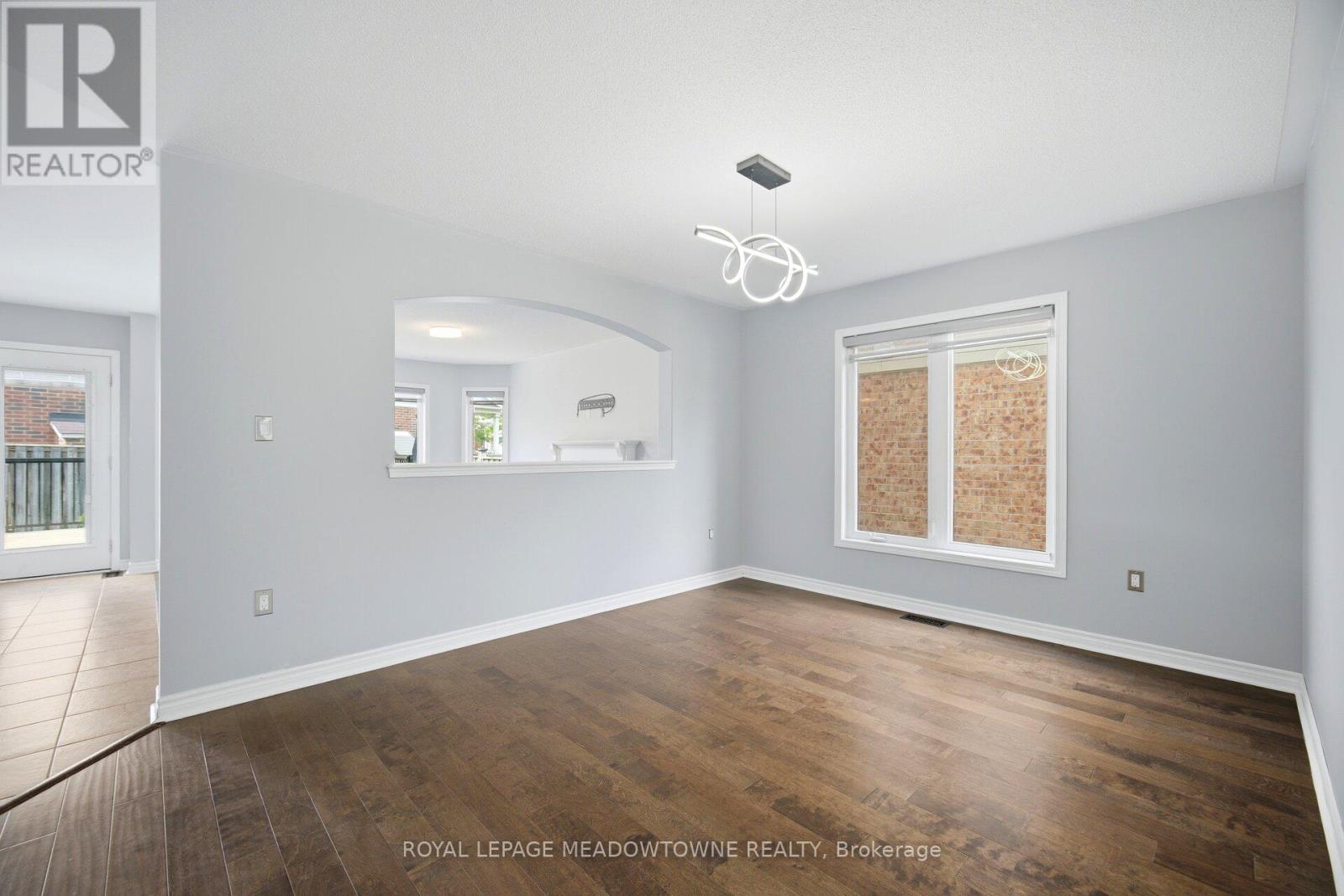 214 JOHN W. TAYLOR AVENUE W - 12