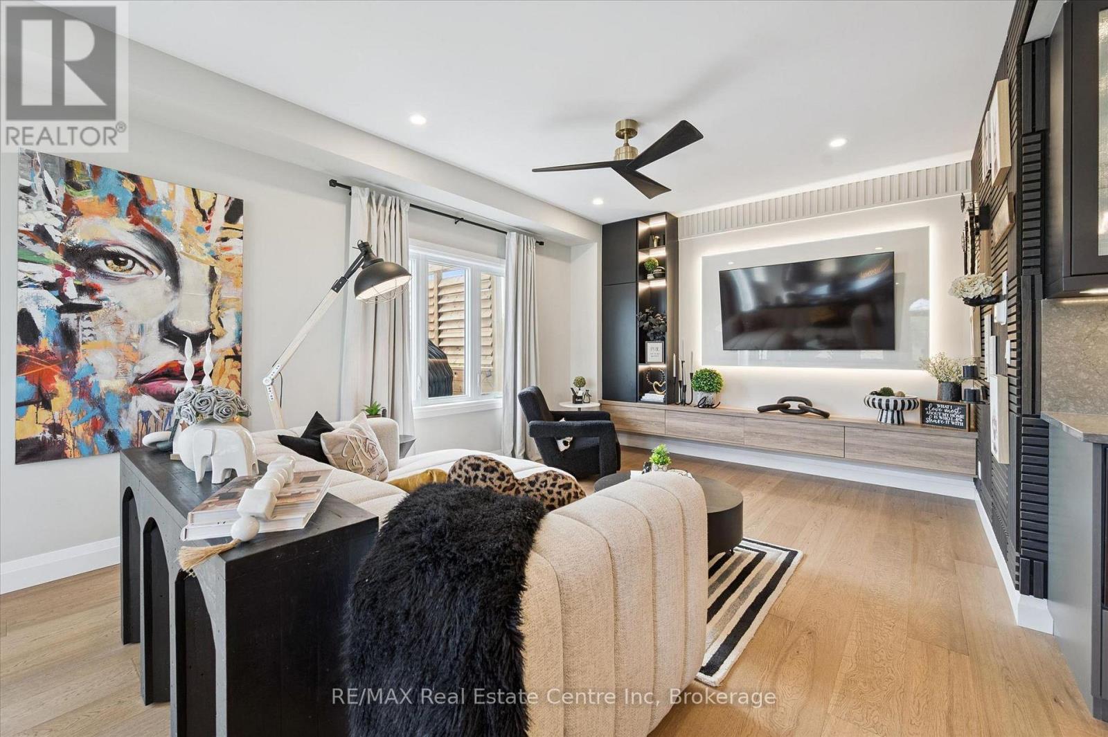 3 QUEENSBROOK CRESCENT - 11