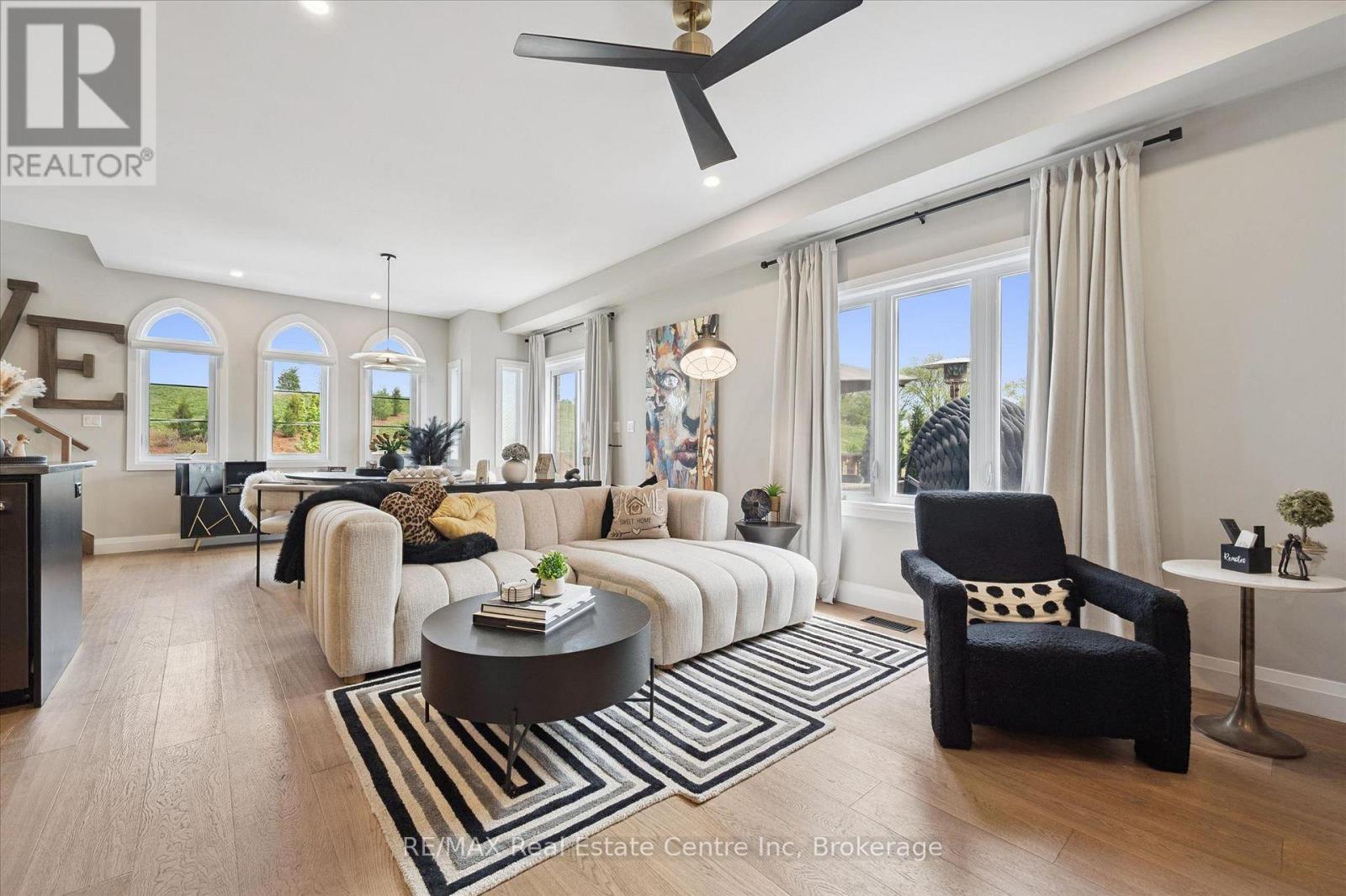 3 QUEENSBROOK CRESCENT - 12