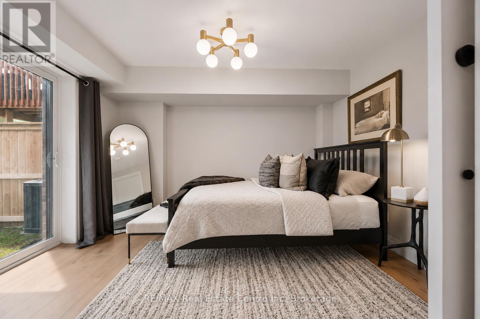 3 QUEENSBROOK CRESCENT - 26