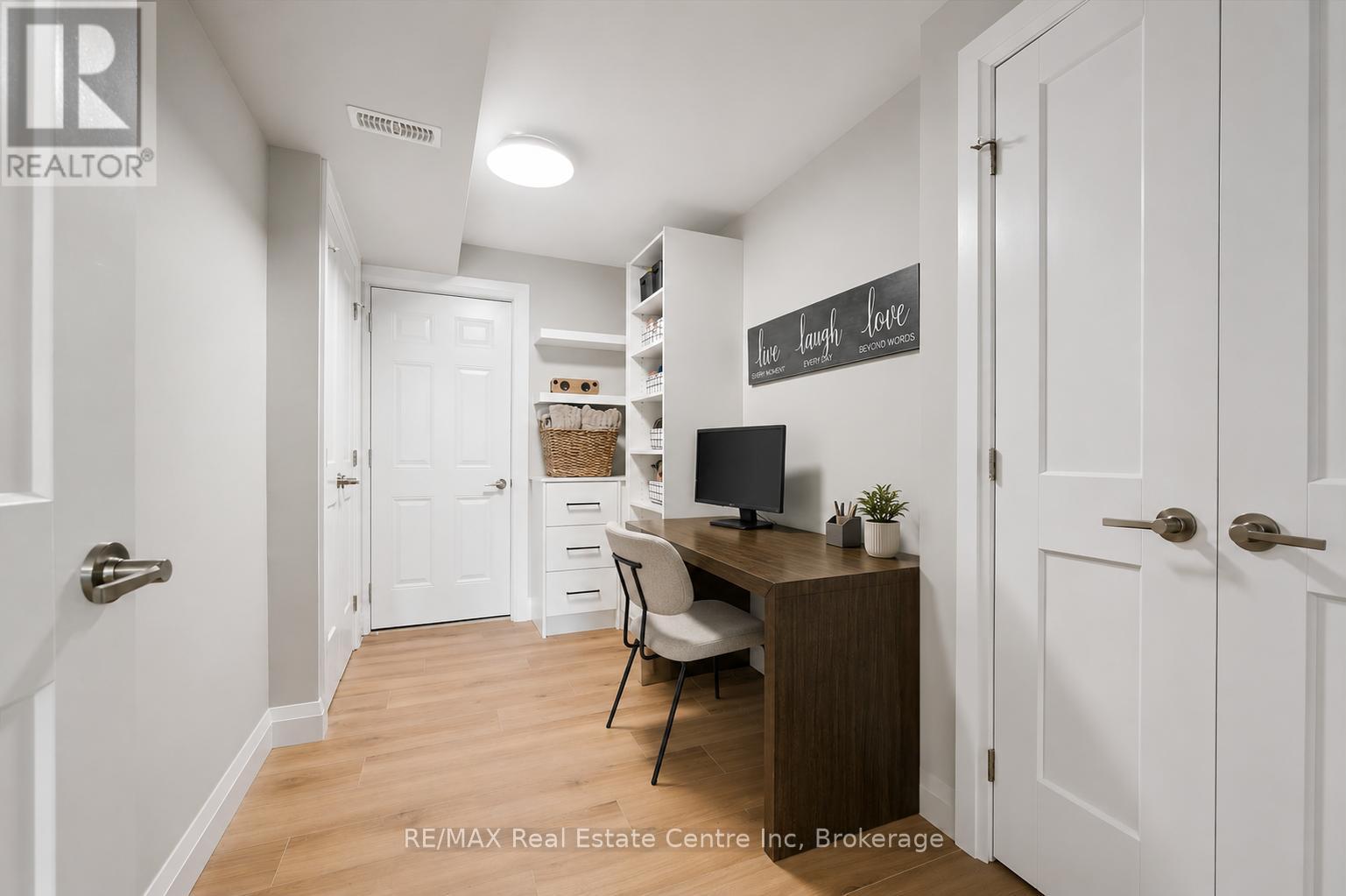 3 QUEENSBROOK CRESCENT - 27
