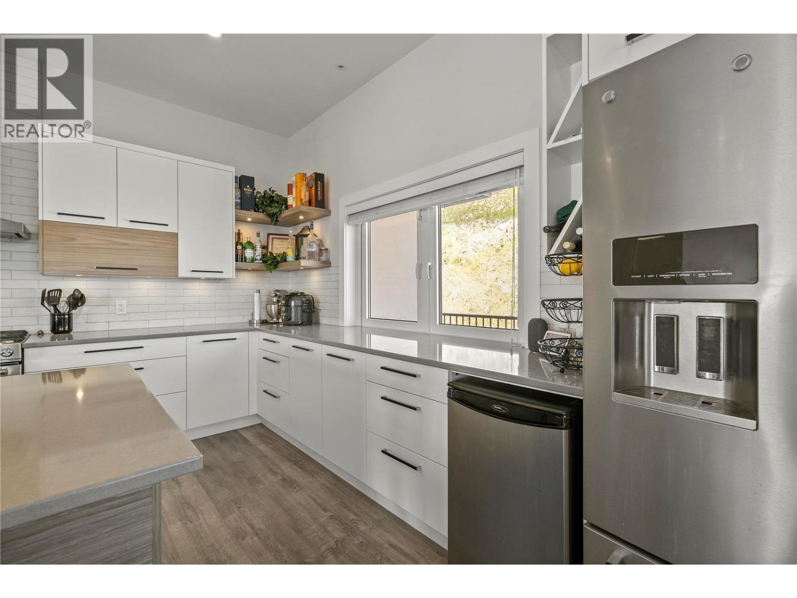 695 Deans Drive - 21