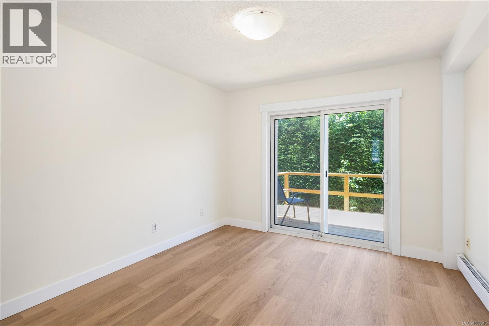 #304 2525 Dingwall St - Image 10