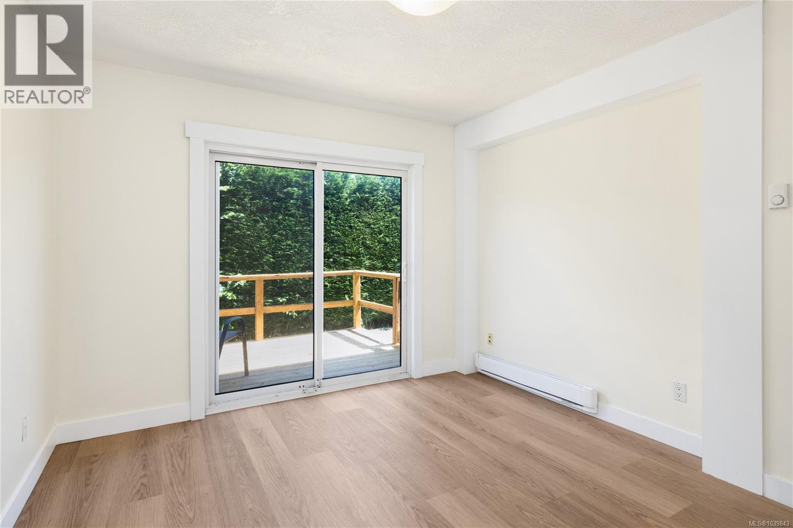 #304 2525 Dingwall St - Image 11