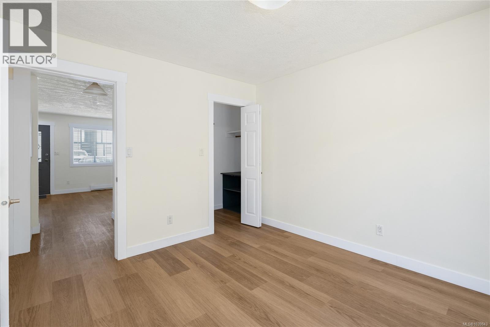 #304 2525 Dingwall St - 12