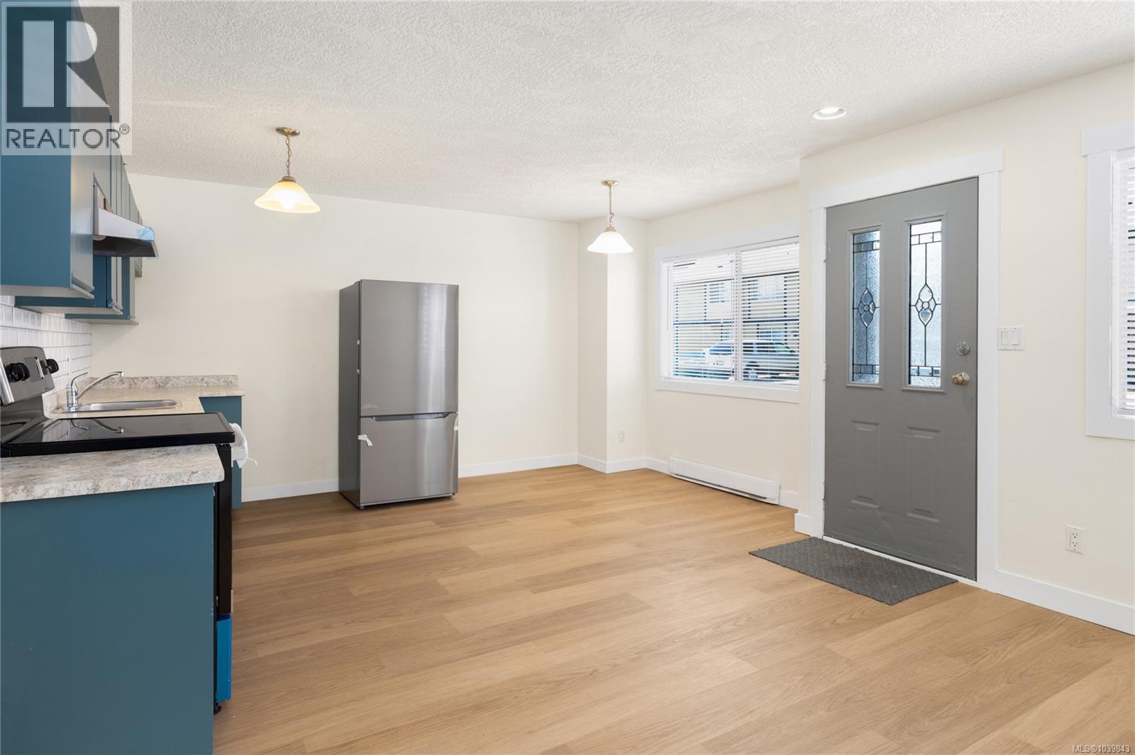 #304 2525 Dingwall St - Image 5