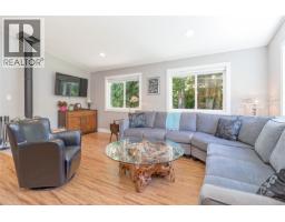 Family room - 6340 Island Hwy W, Qualicum Beach, BC V9K2E5 Photo 8