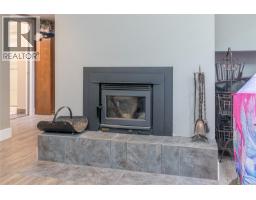 Living room - 6340 Island Hwy W, Qualicum Beach, BC V9K2E5 Photo 14
