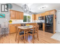 6340 Island Hwy W, Qualicum Beach, BC V9K2E5 Photo 26