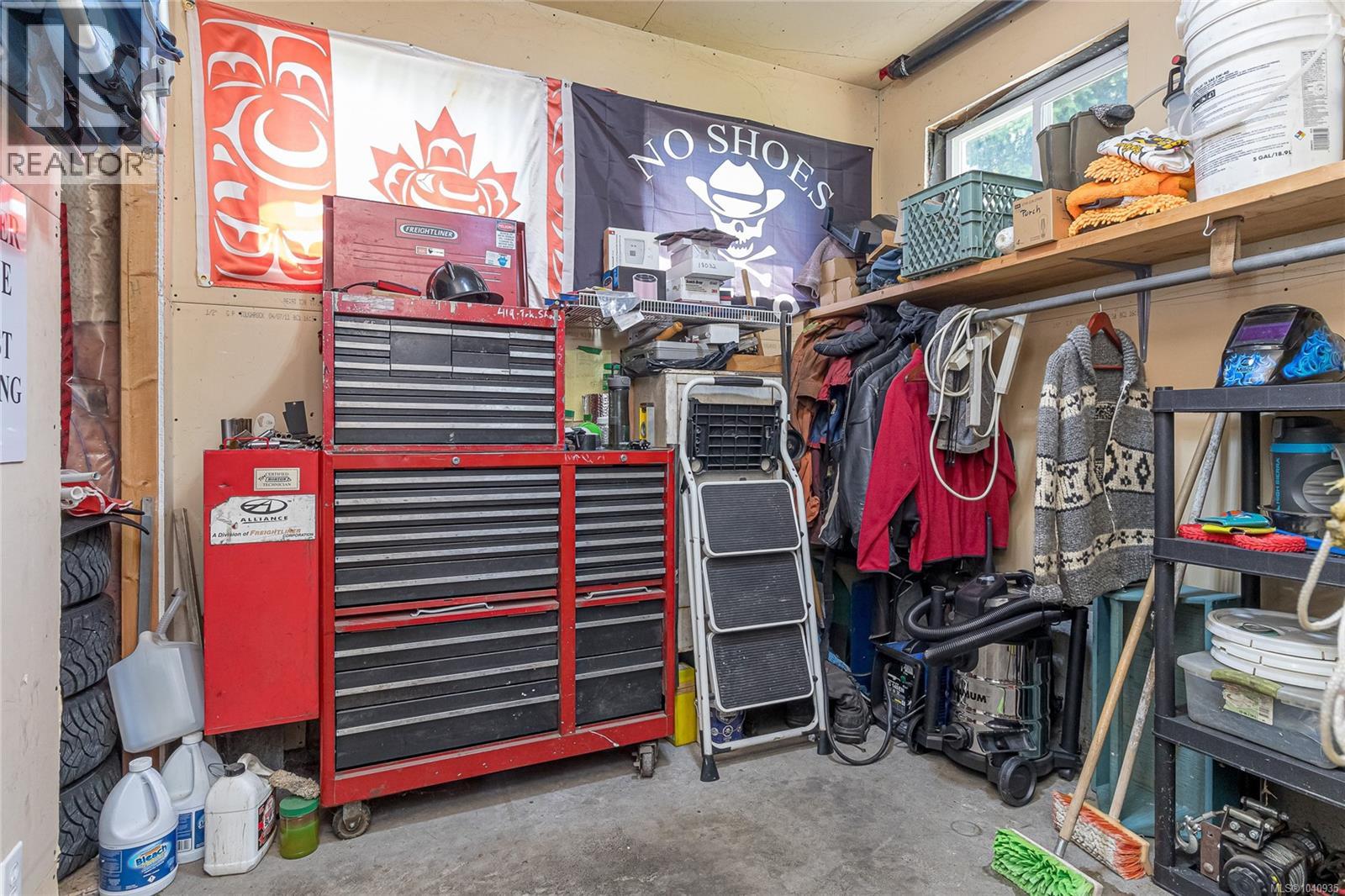 6340 Island Hwy W - 68