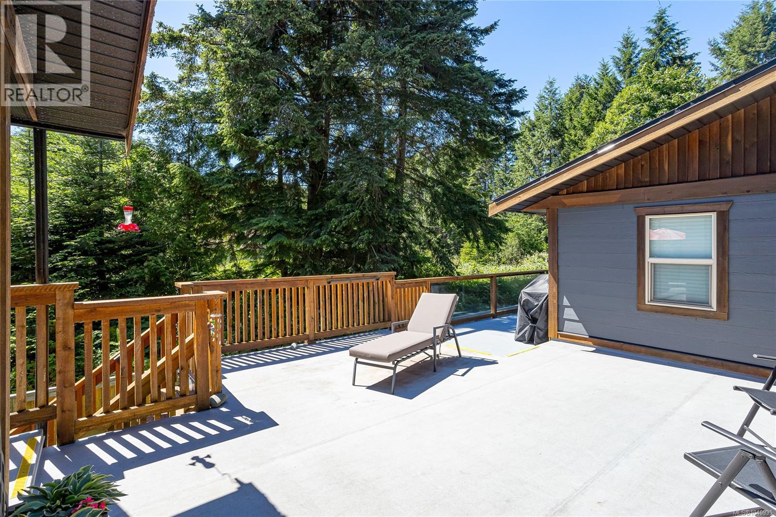 6340 Island Hwy W - 62