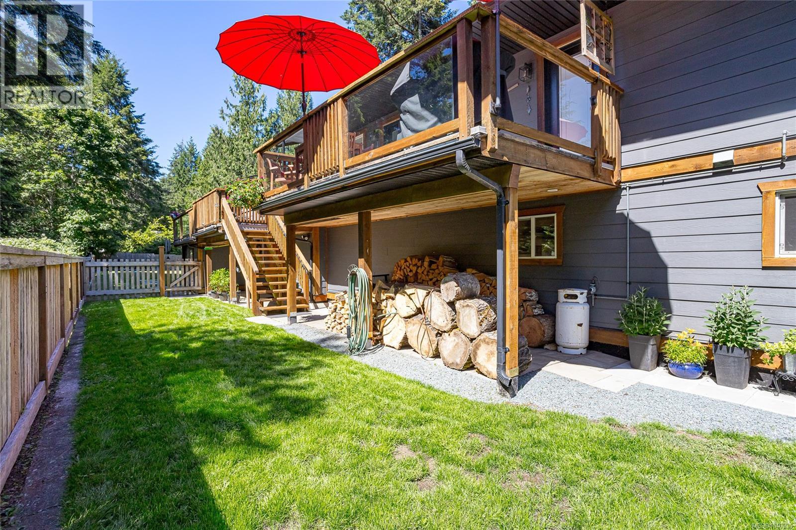 6340 Island Hwy W - 63
