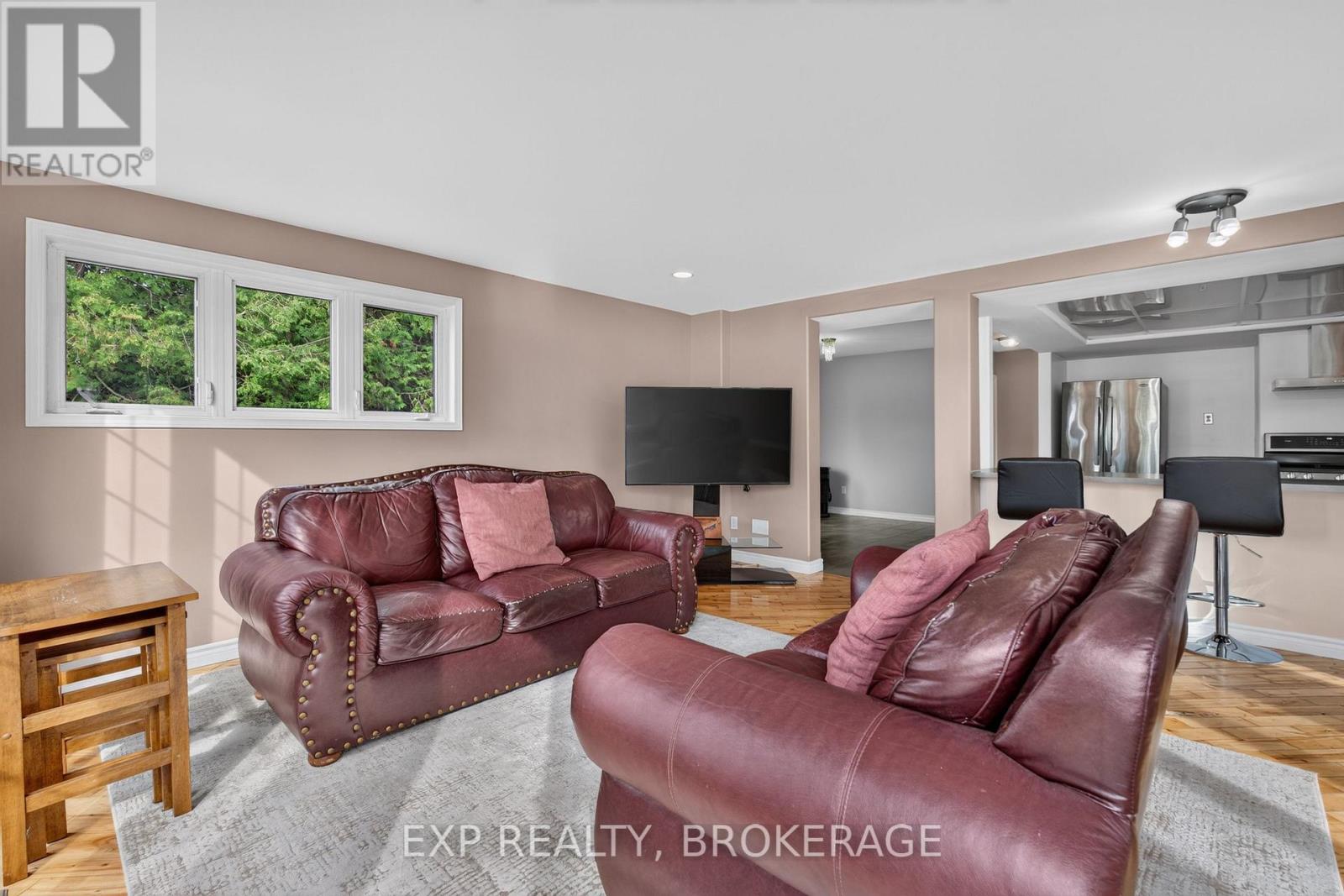 1048 LARK LANE - 11