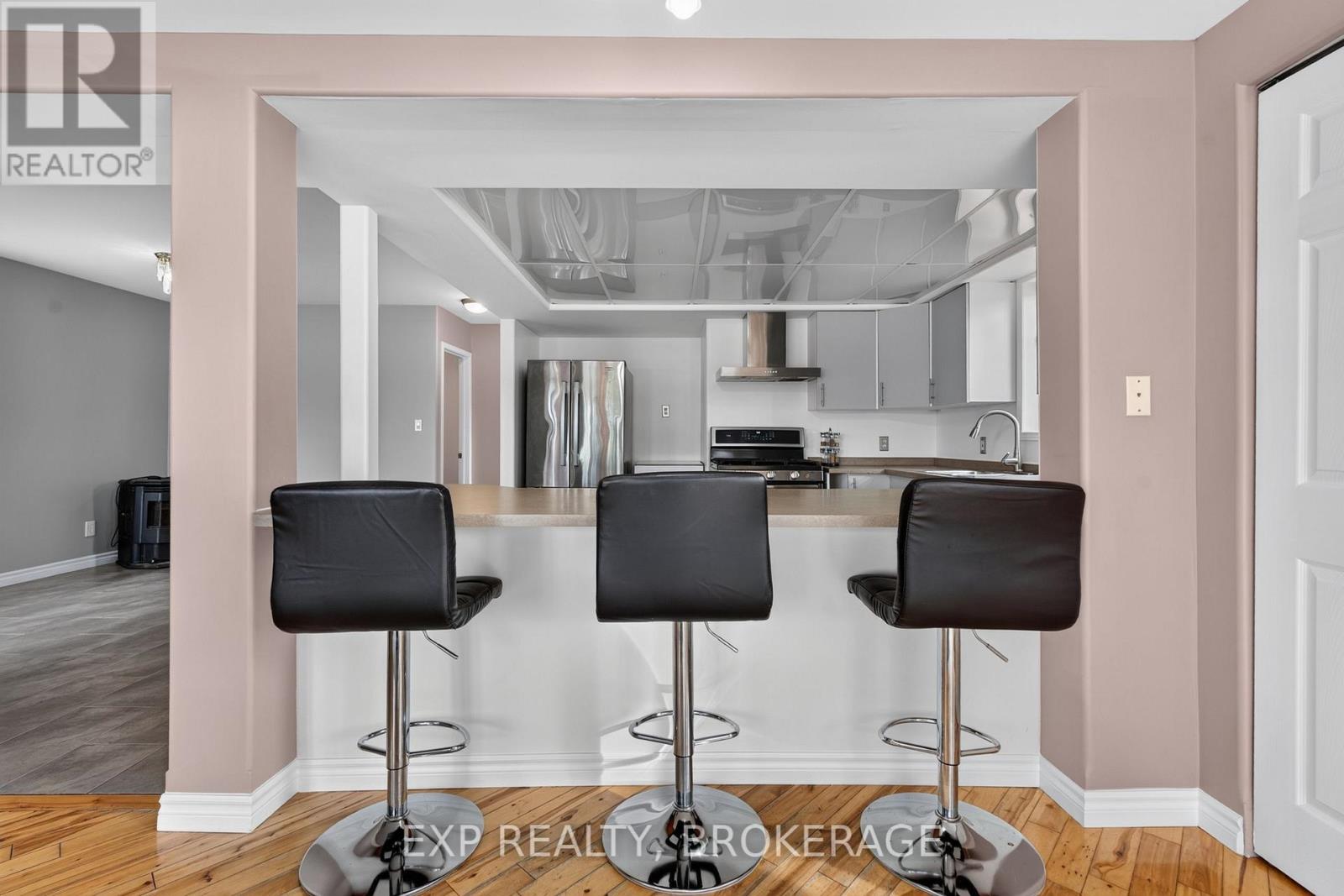 1048 LARK LANE - 14