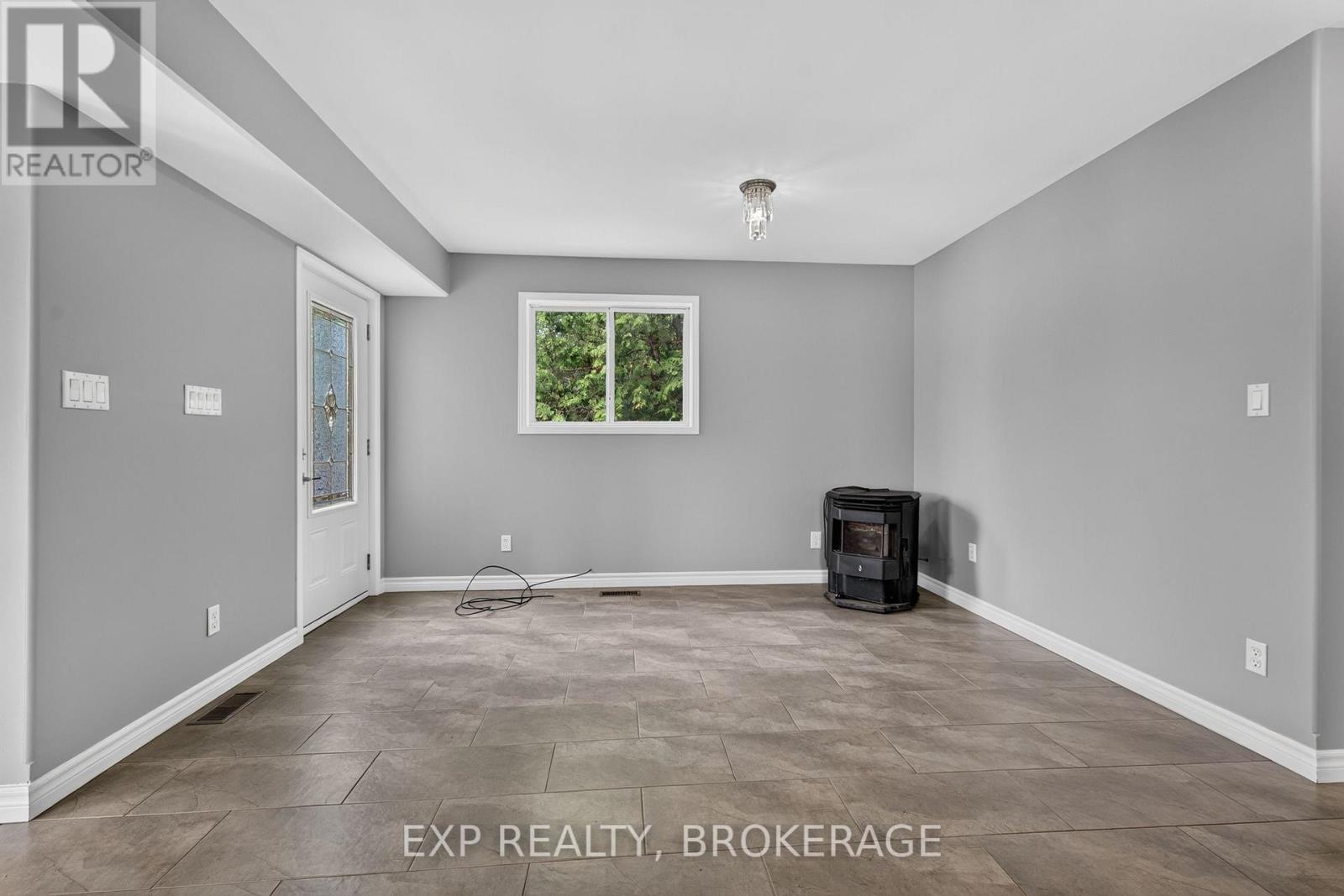 1048 LARK LANE - 15