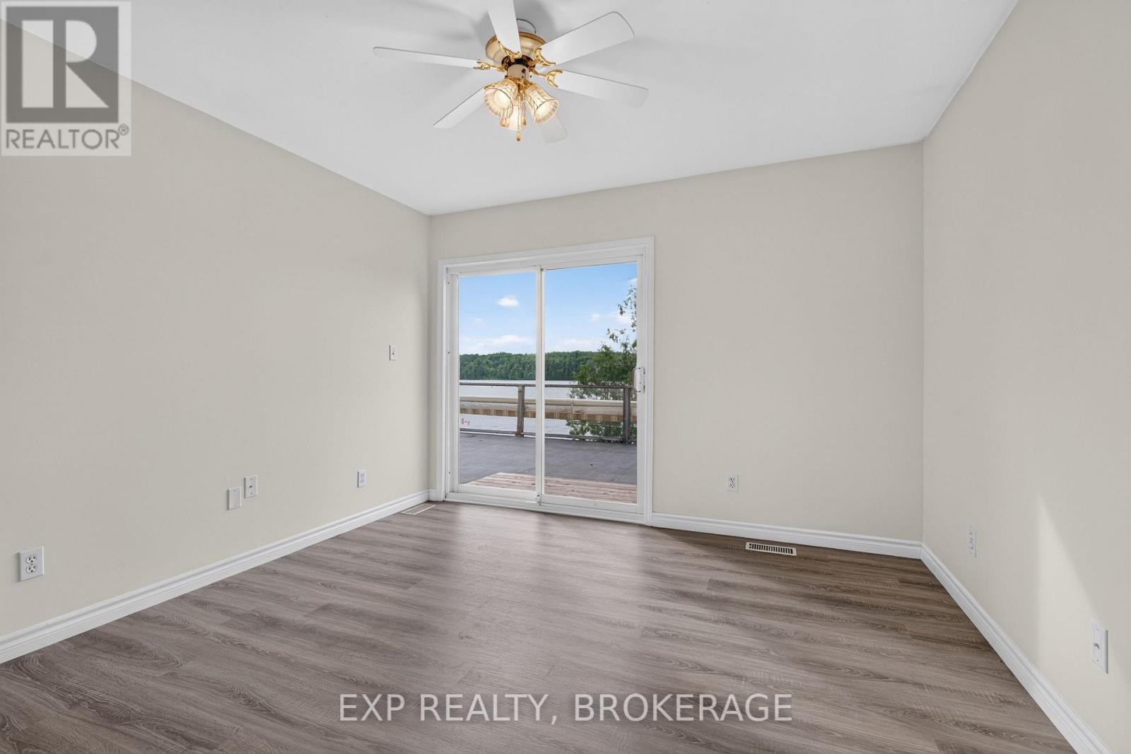 1048 LARK LANE - 24