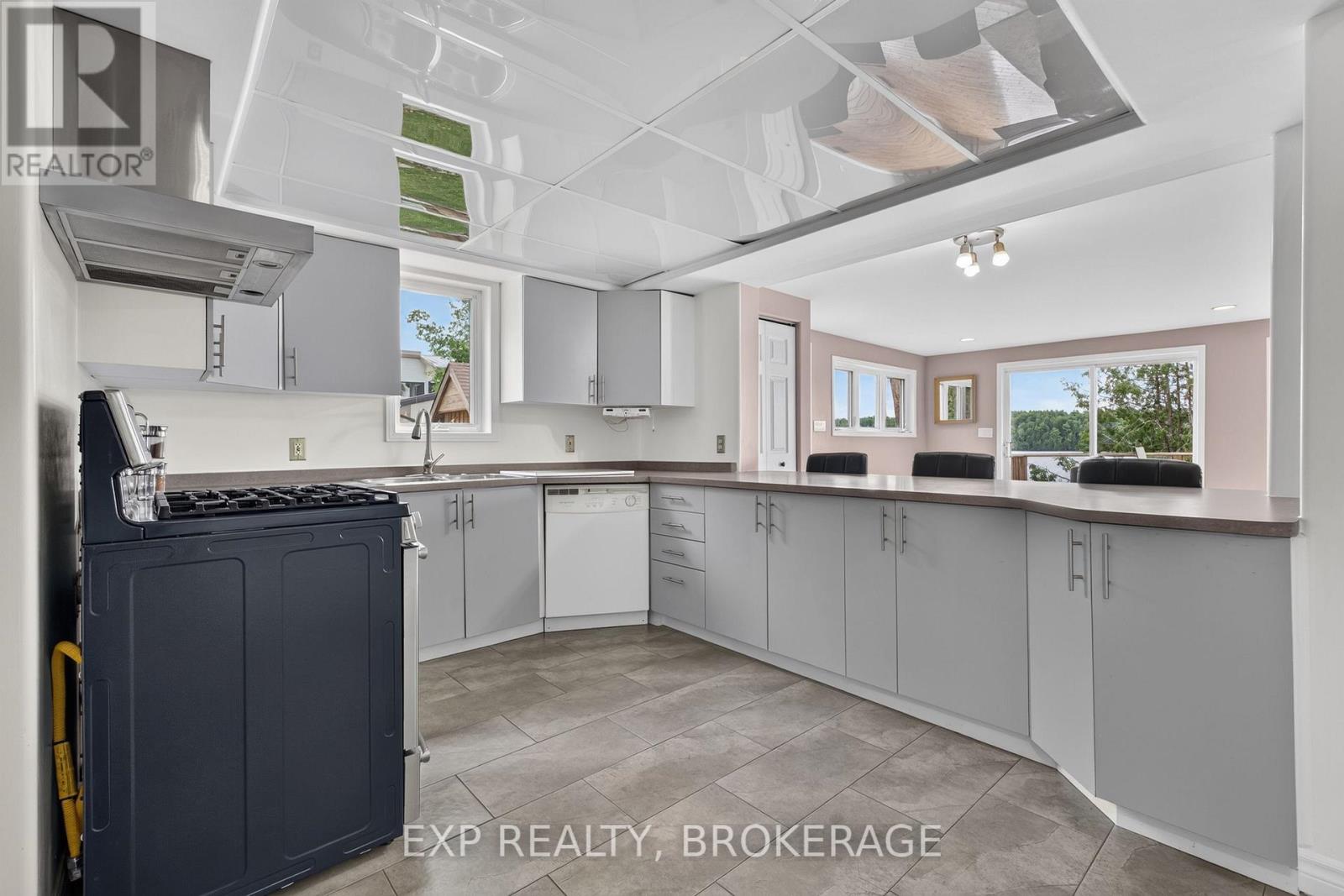 1048 LARK LANE - 17