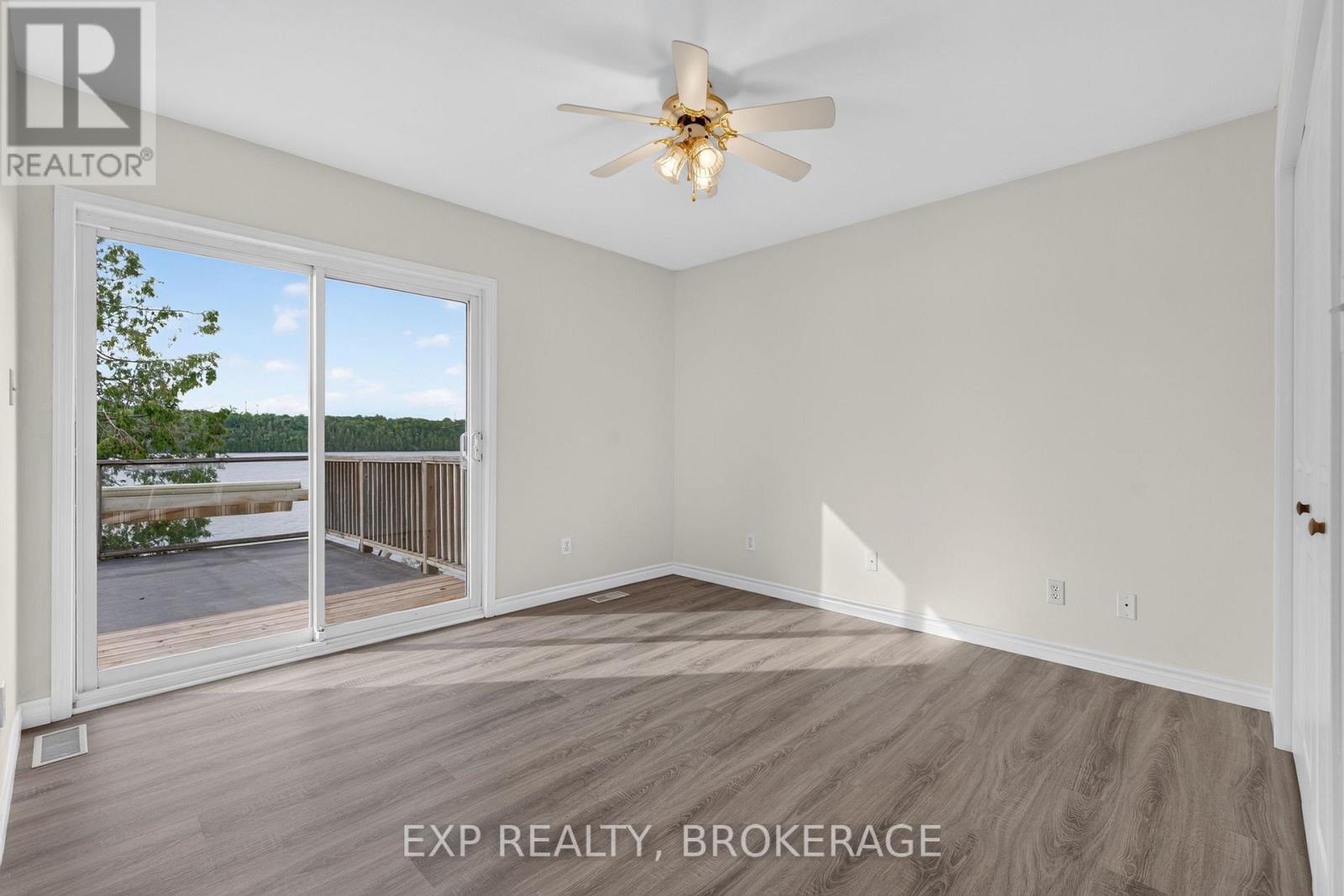1048 LARK LANE - 23