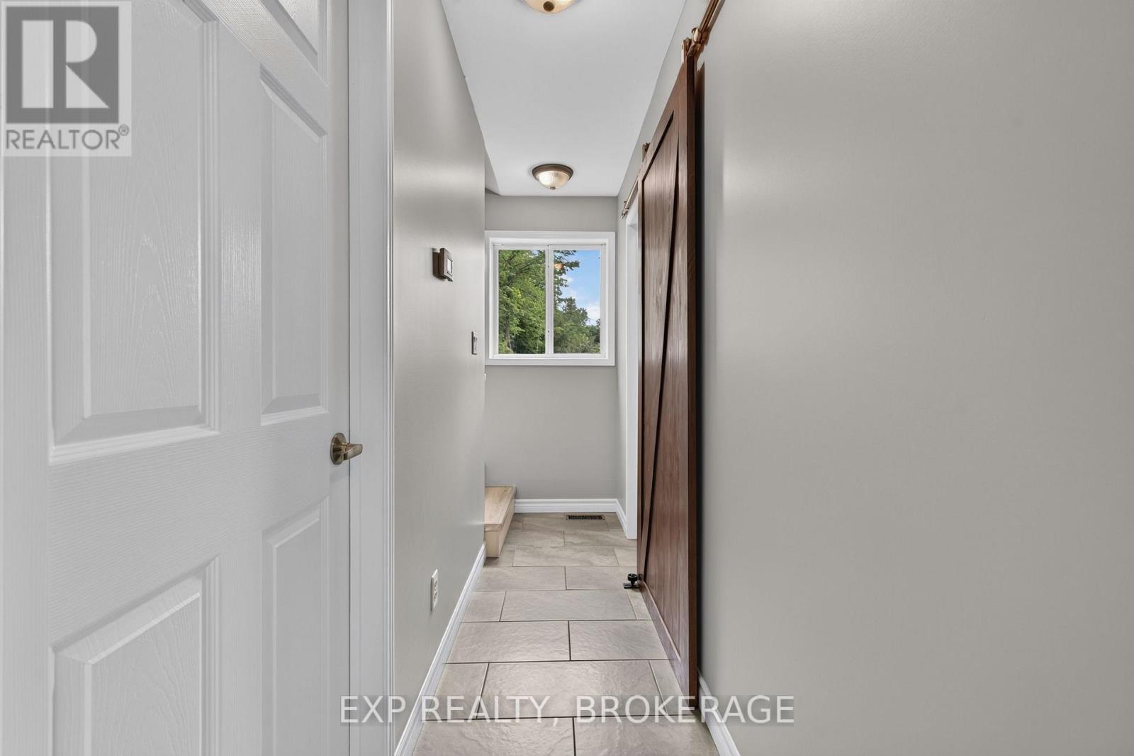 1048 LARK LANE - 20
