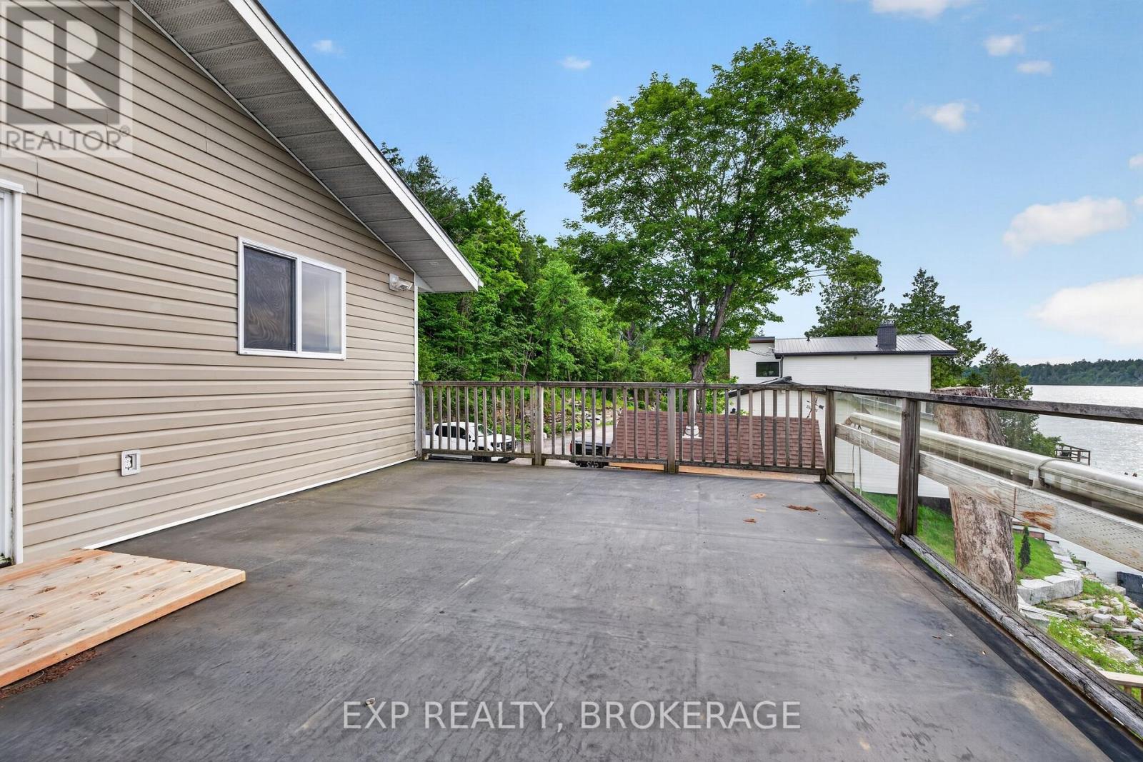 1048 LARK LANE - 26