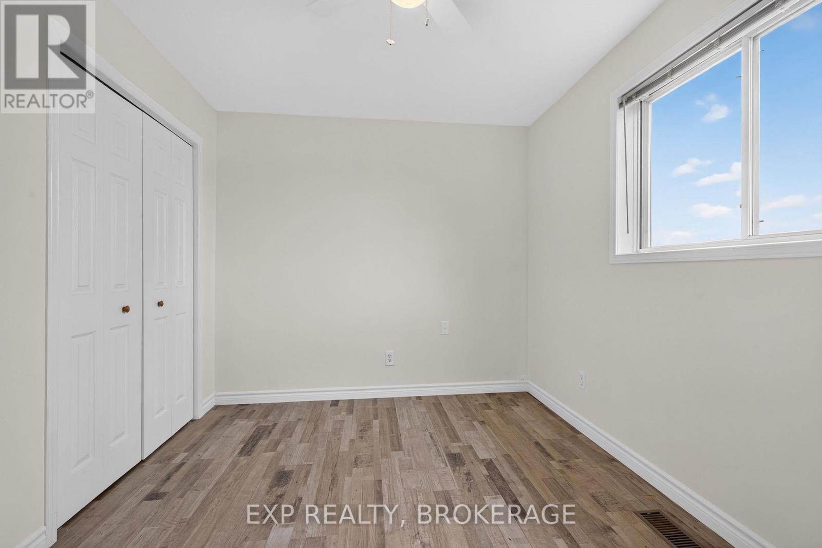 1048 LARK LANE - 31