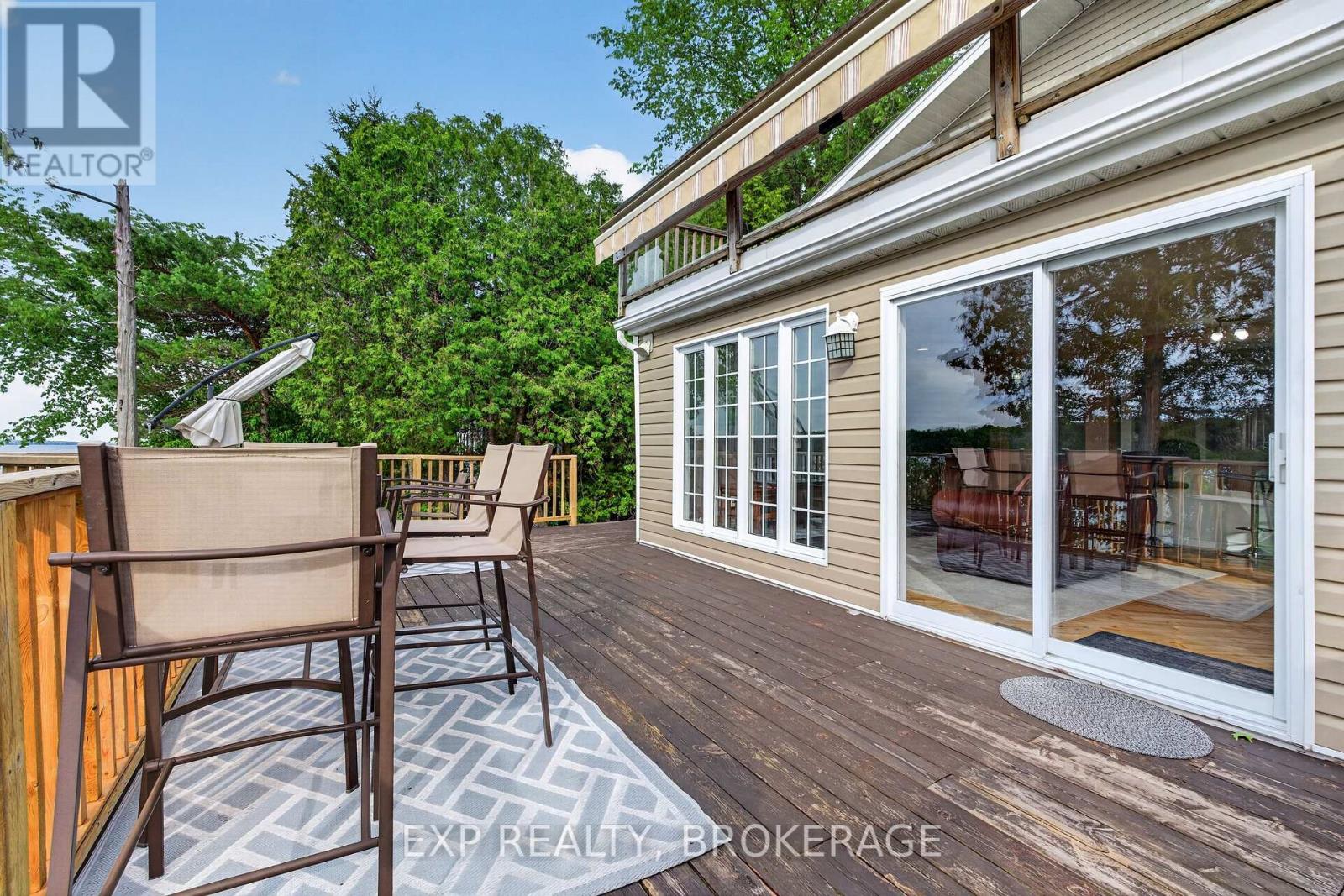 1048 LARK LANE - 7