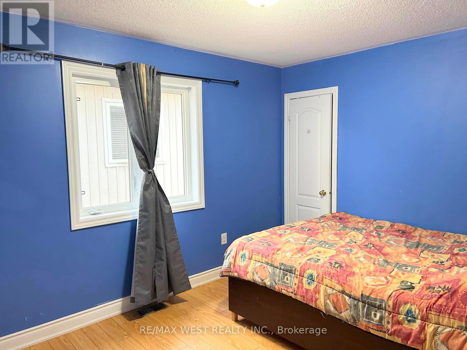 52 LEGION WAY - 12