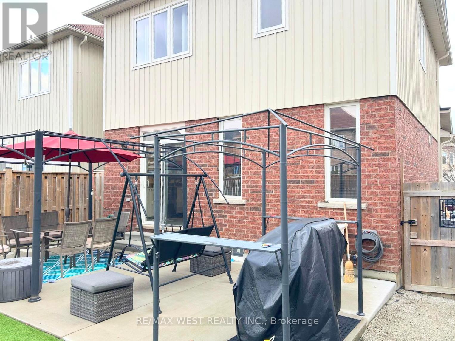 52 LEGION WAY - 18
