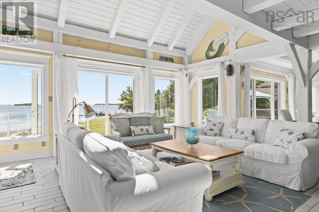 226 Crandall Road - 14